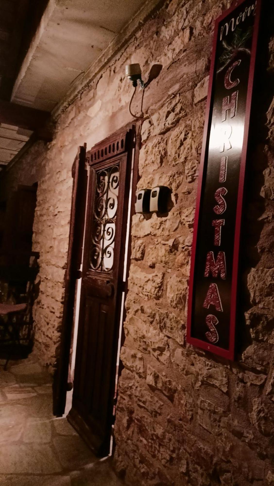 Theopetra Home 객실 사진